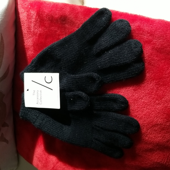 The Accessory Collective Gloves - Picture 3 of 3
